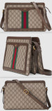 GG Supreme Medium Shoulder Bag