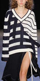 V-Neck Falling Stripes Pullover